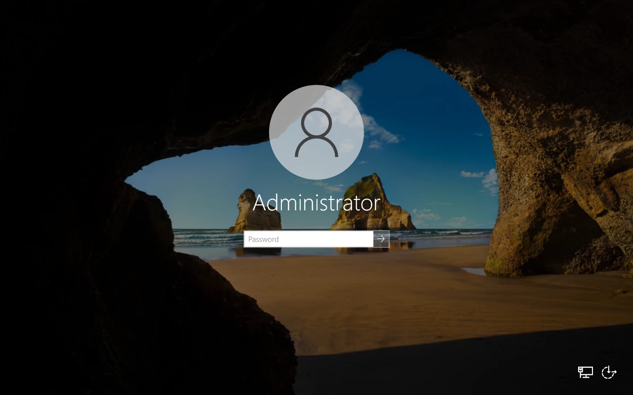 Ekran logowania Windows po uruchomieniu odzyskanego systemu.
